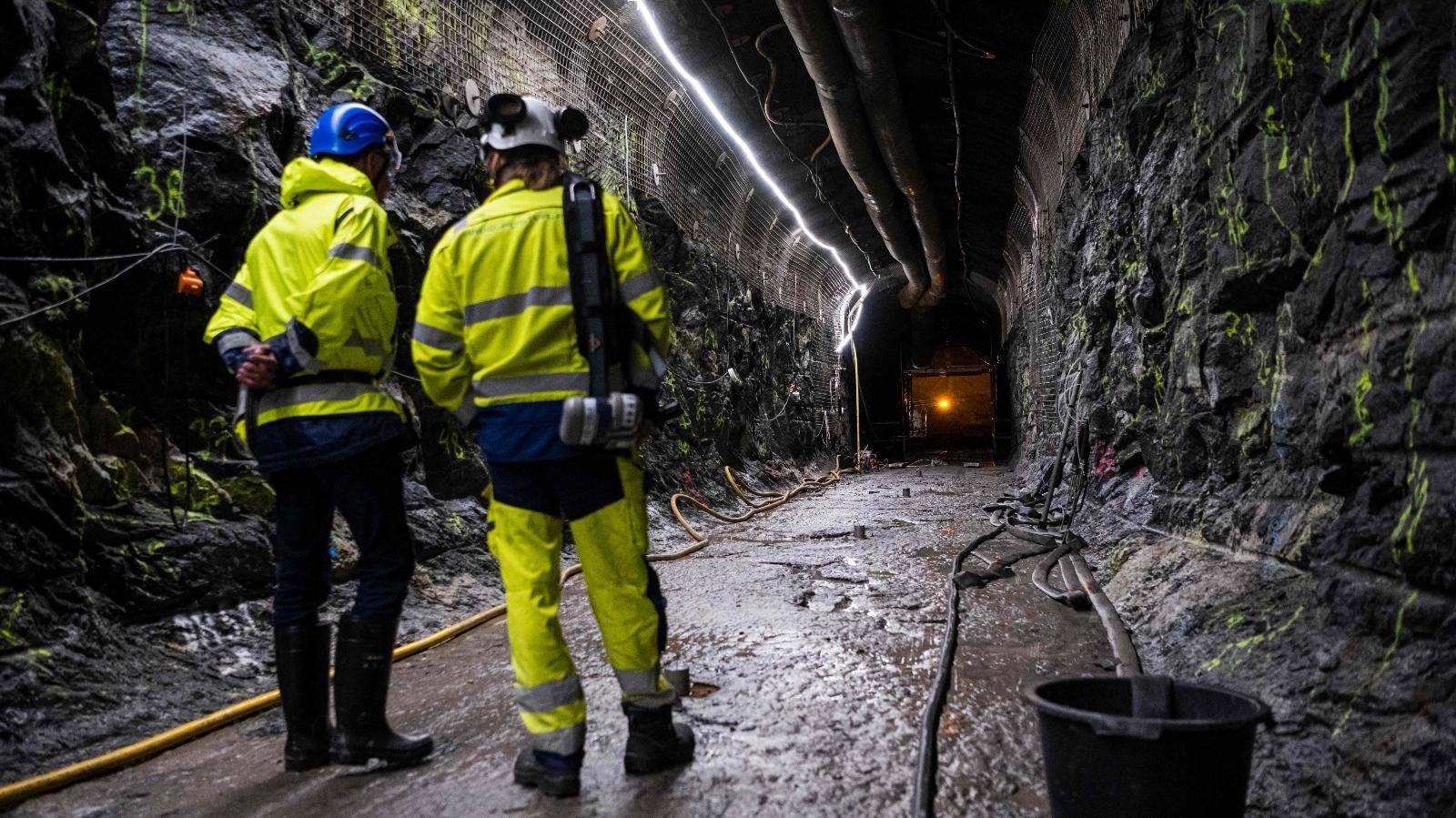 mining_12.jpg mining_12.jpg